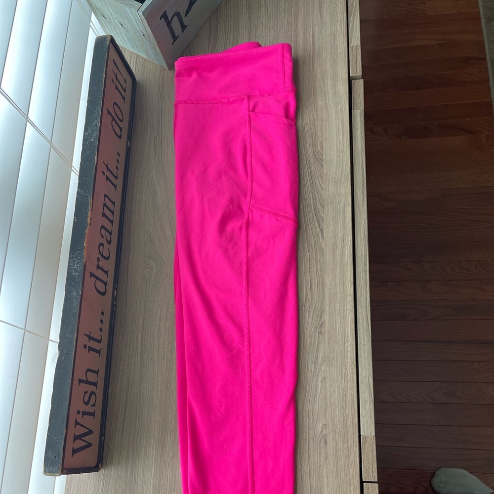 GapFit Hot Pink leggings w/pockets, size small. Only wore once